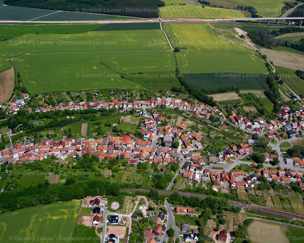 2634208 | WINGERODE 09.06.2006 Wohngebiet einer Einfamilienhaus- Siedlung  in Wingerode im Bundesland Thüringen, Deutschland // Single-family residential area of settlement  in Wingerode in the state Thuringia, Germany Foto: Gerhard Launer