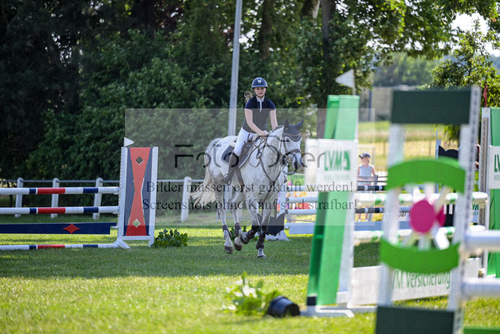 Reitturnier Voxtrup | Entdecke hochwertige Reitturnierfotos von Foto Oger. Professionell, emotional und authentisch – jetzt Lieblingsmomente im Shop bestellen.Deutschlandweite Turnierfotografie. - Realisiert mit Pictrs.com