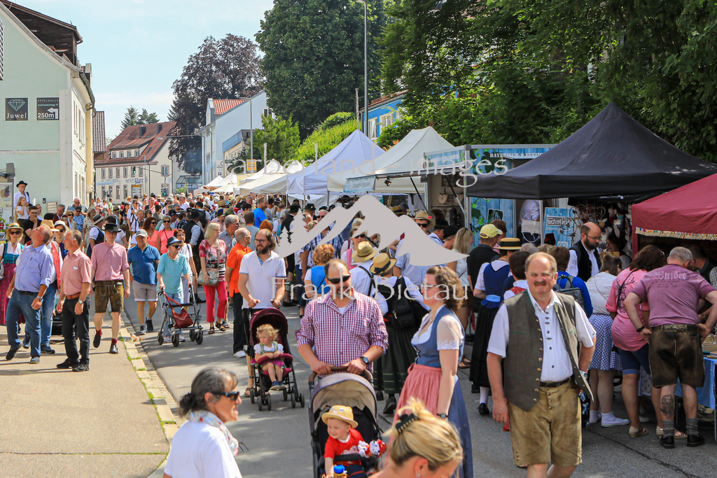 OE7A3795 | der Kunsthandwerkermarkt am Pfingstsonntag, bereits am frühen Vormittag gut besucht