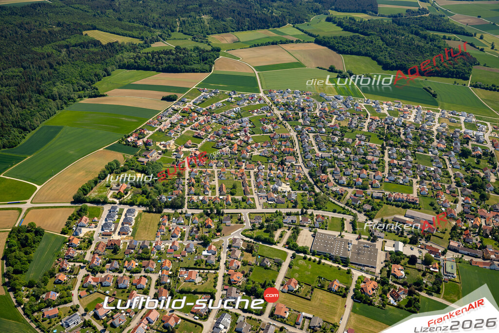 Das Luftbild der Stadt Monheim wurde 2022 vom Flugzeug heraus erstellt (keine Drohnen-Aufnahmen) Aufnahmehöhe ca.450 Meter- hohe Bildauflösung und Druck-Qualität. Garantiert!