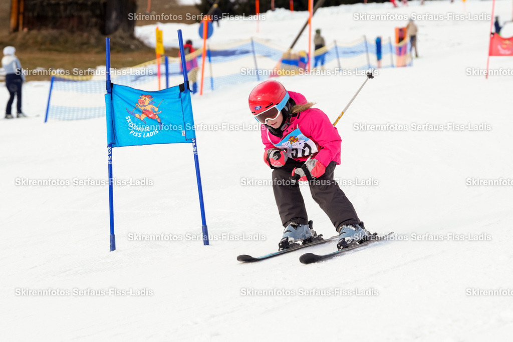 SRF_02.01.2026_0859 | Skirennfotos,Serfaus,Fiss,Ladis,Kinderskirennen,Winter,Tirol,Oberland,skirace,SFL,feelfree,weil wir's genießen,ski,Ski,skifahren,Sonnenplateau, - Realisiert mit Pictrs.com