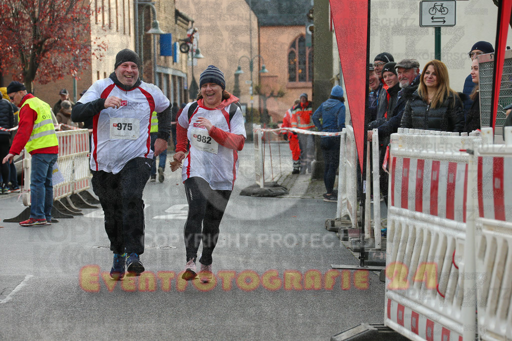 221127_1104_EX1_1543 | Sportfotografie im Rhein-Sieg Kreis, Köln, Bonn, NRW, Rheinland Pfalz, Hessen, etc. Unser Tätigkeitsfeld umfasst den Laufsport vom Volkslauf über den Marathon, Duathlon, Triathon bis zum Ultralauf wie Kölnpfad Ultra oder Schindertrail.