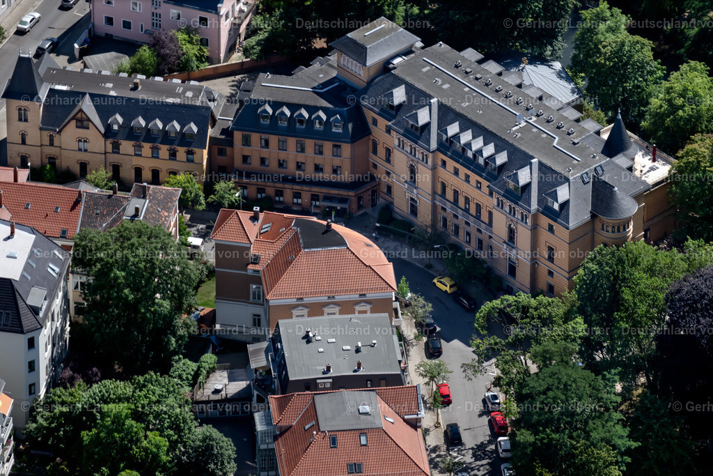 4036289 | BRAUNSCHWEIG 31.07.2020 Gebäude des Altersheim - Seniorenresidenz Senioren- und Pflegezentrum St. Vinzenz in Braunschweig im Bundesland Niedersachsen, Deutschland. // Building the retirement home Senioren- and Pflegezentrum St. Vinzenz in Brunswick in the state Lower Saxony, Germany. Foto: Gerhard Launer