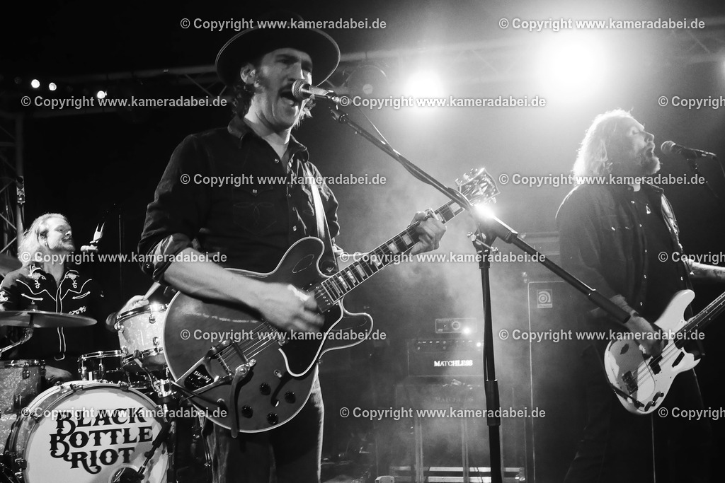 Konzert : Black Bottle Riot am 14.11.2025 im Rare Guitar in Münster | Konzert : Black Bottle Riot am 14.11.2025 im Rare Guitar in Münster - Realisiert mit Pictrs.com