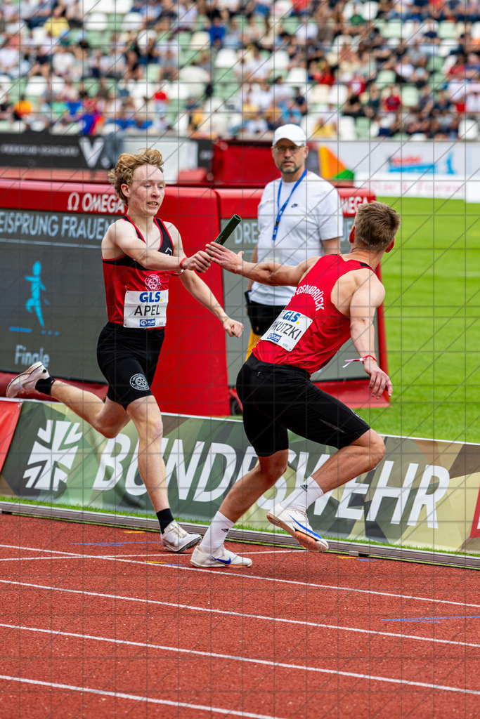 DIE FINALS 2025 | Dt. Leichtathletik Meisterschaft | 4x400m U20 | Zeitendläufe 4x400m der U20 Jugend, LG Osnabrück //  02.08.25: DIE FINALS 2025 | Dt. Leichtathletik Meisterschaft | 4x400m U20 / Dresden / Deutschland  //   CREDIT:www.bullenfotos.de, Martin König, Hörner Weg 40, D-49078 Osnabrück, +4917663732967 // Nutzung und Weitergabe nur zu den vereinbarten Zwecken. Presseanfragen an Ersteller. Alle Rechte beim Ersteller. Honorierung nach MFM. - Realisiert mit Pictrs.com