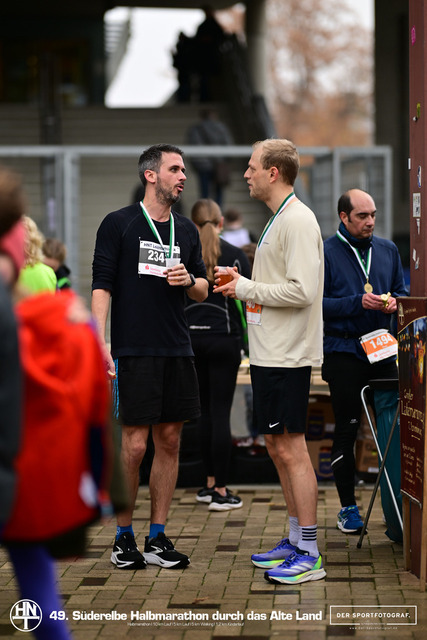 Süderelbe Halbmarathon 2025 I 09.11.2025 I Fotograf_DerSportfotograf.I 00630 | Der Sportfotograf. - Realisiert mit Pictrs.com