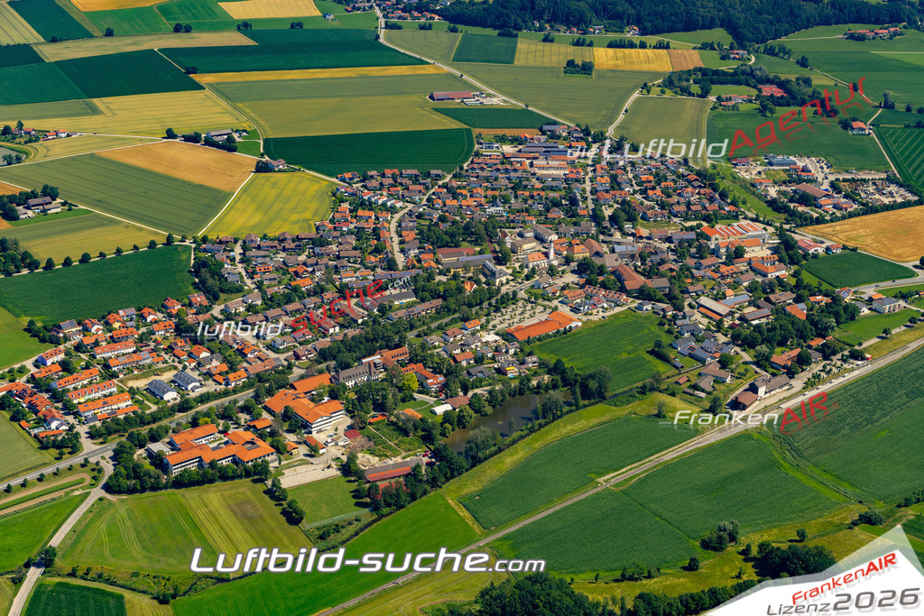 Aktuelles Luftbild von  Steinhöring - Die Luftaufnahme wurde 2022 mittels UL-Flugzeug erstellt ( keine Drohne ) - hochauflösende Kamera-Systeme von  Canon -Beste Qualität - Für grossformatige Ausdrucke geeignet. Die Geschenkidee !