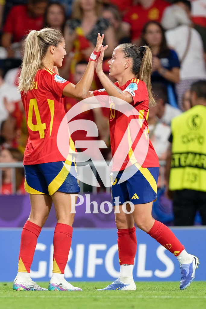 Spain v Switzerland - UEFA Women's EURO 2025 Quarter-Final | BERN, SWITZERLAND - JULY 18: Claudia Pina of Spain  (R) celebrates after scoring her team's second goal with teammate Irene Paredes (L)  during the UEFA Women's EURO 2025 Quarter-Final match between Spain v Switzerland at Stadion Wankdorf on July 18, 2025 in Bern, Switzerland. (Photo by Giuseppe Velletri/Sports Press Photo/Getty Images)