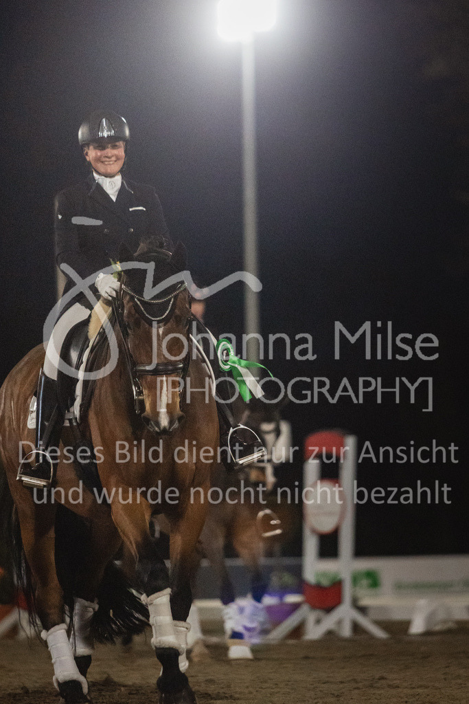 230429_Dressurfestival_S-Kür-368 | Deine schönsten Turniermomente als professionelle Fotos! Entdecke hochwertige Pferdesport-Fotografie im Online-Shop. Jetzt Fotos finden & bestellen!