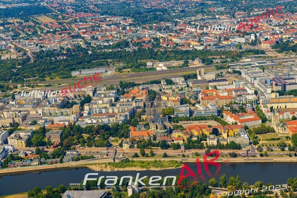 Schleinufer Magdeburg Bild- Das Luftbild wurde 2025 vom UL-Flugzeug heraus erstellt ( keine Drohne bzw. Drohnenaufnahme ) - Hochauflösende Luftaufnahme -Nicht vergleichbar mit Google Maps oder Satelittenbilder- Die Geschenkidee !Mit Lizenz und Bildrechte bestellbar - CC