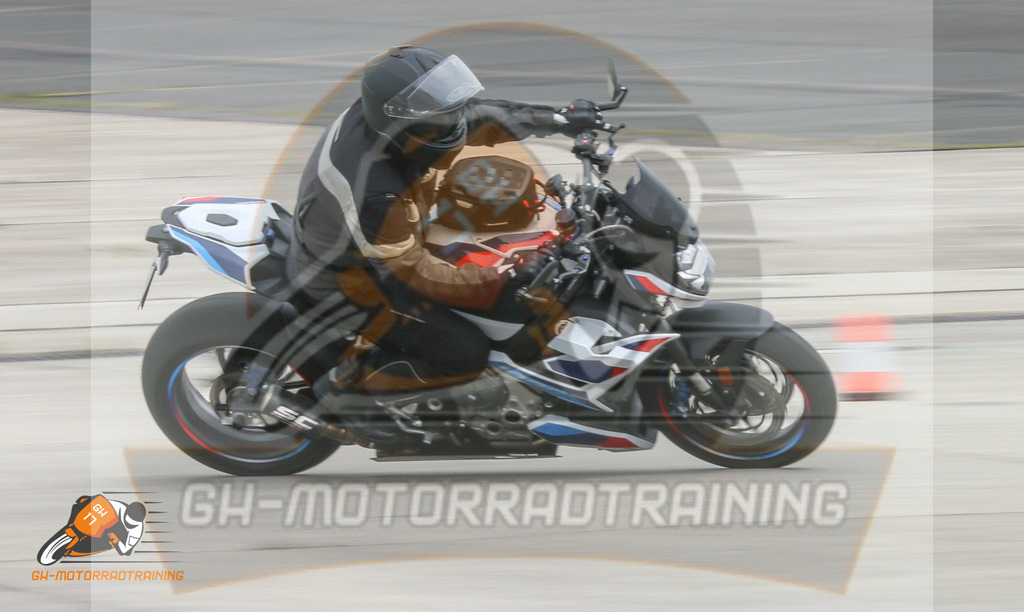 IMG_2875 | gh-motorradtraining-foto.de - Realisiert mit Pictrs.com