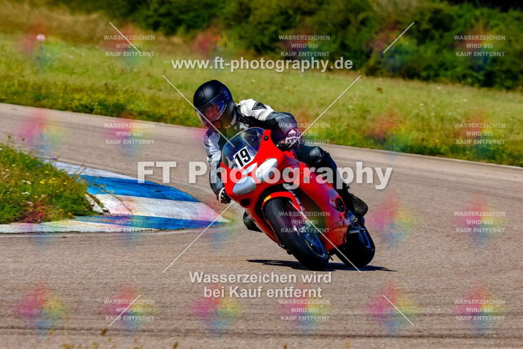 019-3461 | Hier findet Ihr Bilder von Touristenfahrten auf der Nürburgring Nordschleife oder von anderen Veranstaltungen die ich besucht habe. Viel Spass beim Durch Schauen 