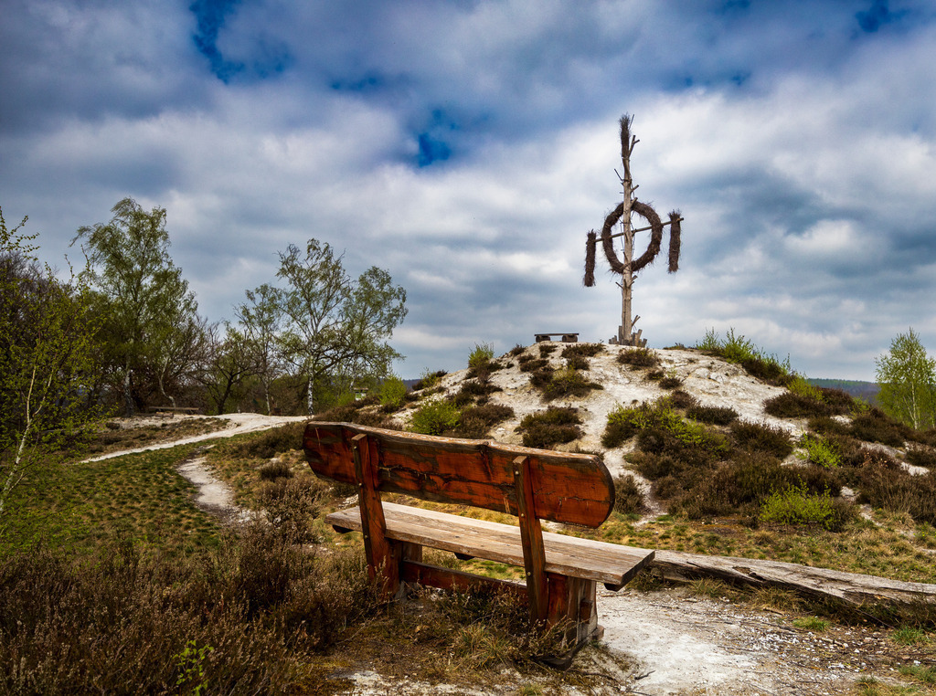 Landmarke und Kulturgut - die Queste bei Questenberg im Südharz | Wir machen aus Ihren Bildern Erinnerungen für die Ewigkeit | Hochwertige Fotografien für Ihr zu Hause. - Realisiert mit Pictrs.com