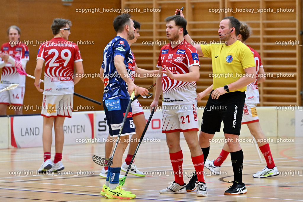 VSV Unihockey vs. KAC Floorball | Martin Ambrožič Referee, #21 Tobias Grabner KAC Floorball, #5 Michael Kanduth VSV Unihockey, VSV Unihockey vs. KAC Floorball, VSV Unihockey vs. KAC Floorball am 12.04.2025 in Villach (Ballspielhalle St. Martin), Austria, (Photo by Bernd Stefan)