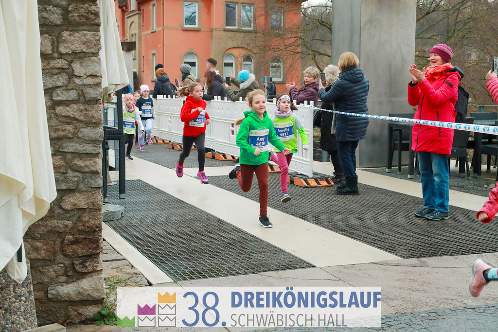 400m AOK Junior Cup | 3 Koenigslauf 2024 400m AOK Junior Cup - Realisiert mit Pictrs.com