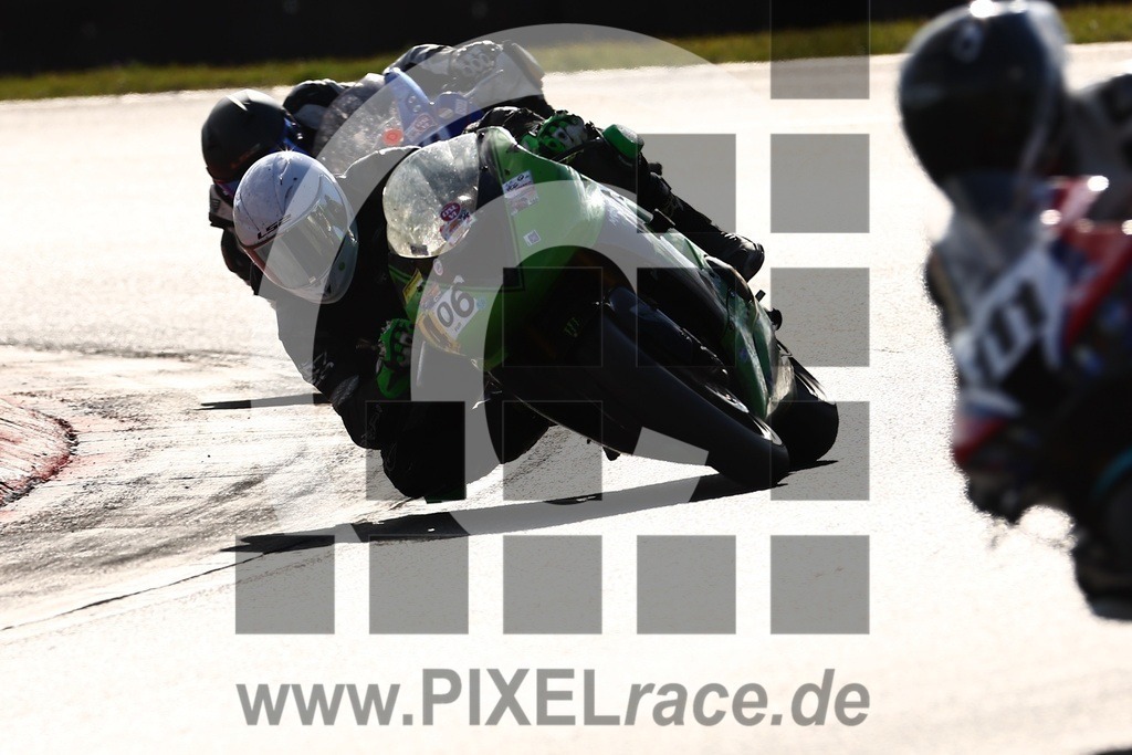 0406-20240914_04666 | Schöne Erinnerungen an spannende Momente - das festzuhalten ist unser Job. PIXELrace.de ist seit 2003 auf den Rennstrecken Europas unterwegs um die Action draußen beim Fahren und die wunderbare Stimmung imm Fahrerlager für euch einzufangen.