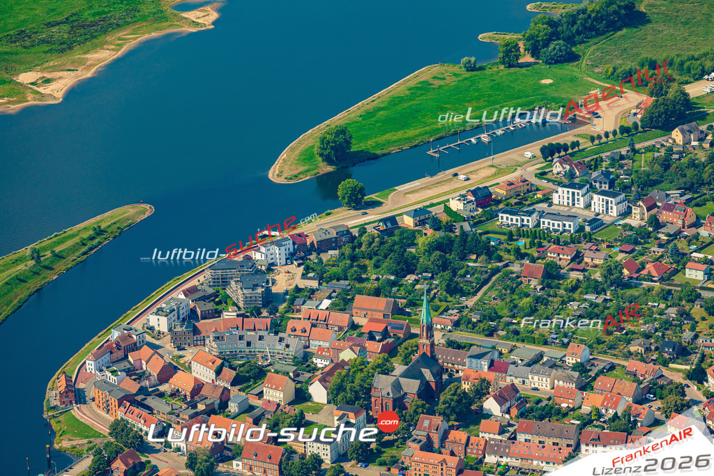 Luftaufnahme Hafen Wittenberge - Die Luftaufnahme wurde 2025 vom UL-Flugzeug heraus erstellt ( ohne Drohne ) - Hochauflösende Luftaufnahme - für professionelle Ausdrucke geeignet. Die Geschenkidee !Mit Lizenz und Bildrechte bestellbar