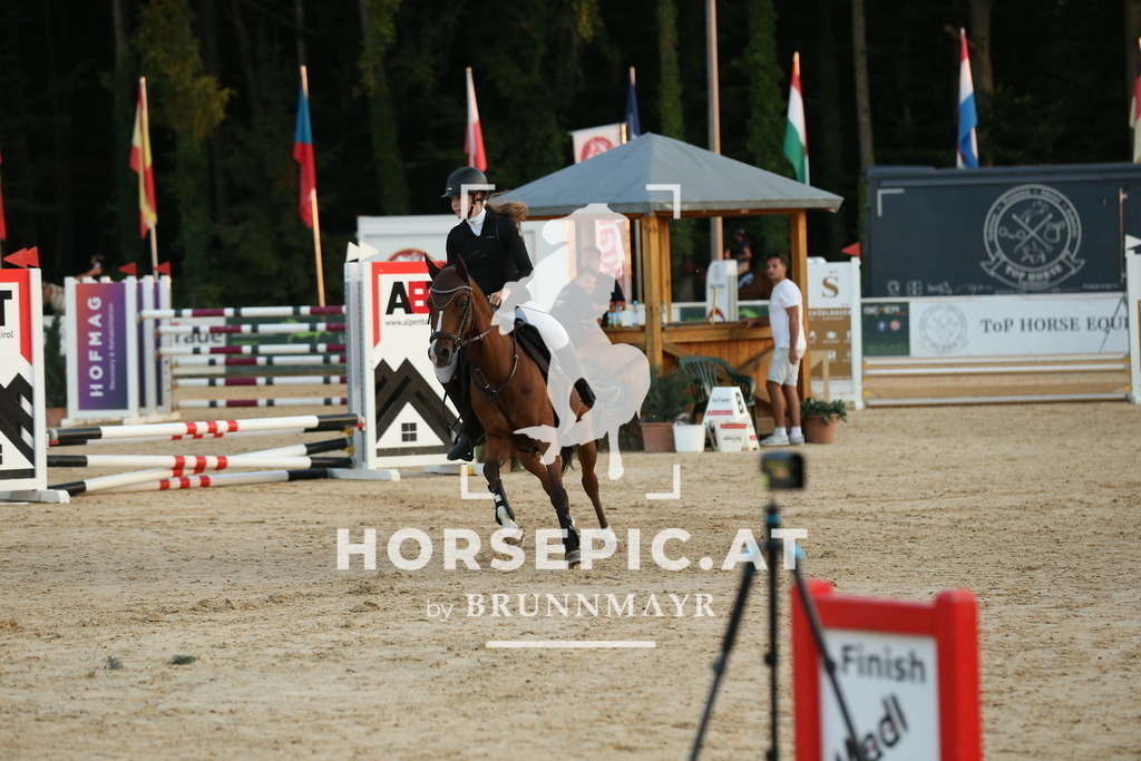DL2Q5849 | Willkommen bei Brunnmayr - Design & Fotografie – Ihrem Spezialisten für Reitturniere und Pferdeveranstaltungen in Oberösterreich, Salzburg und Bayern! Seit über 17 Jahren sind wir leidenschaftlich dabei.
