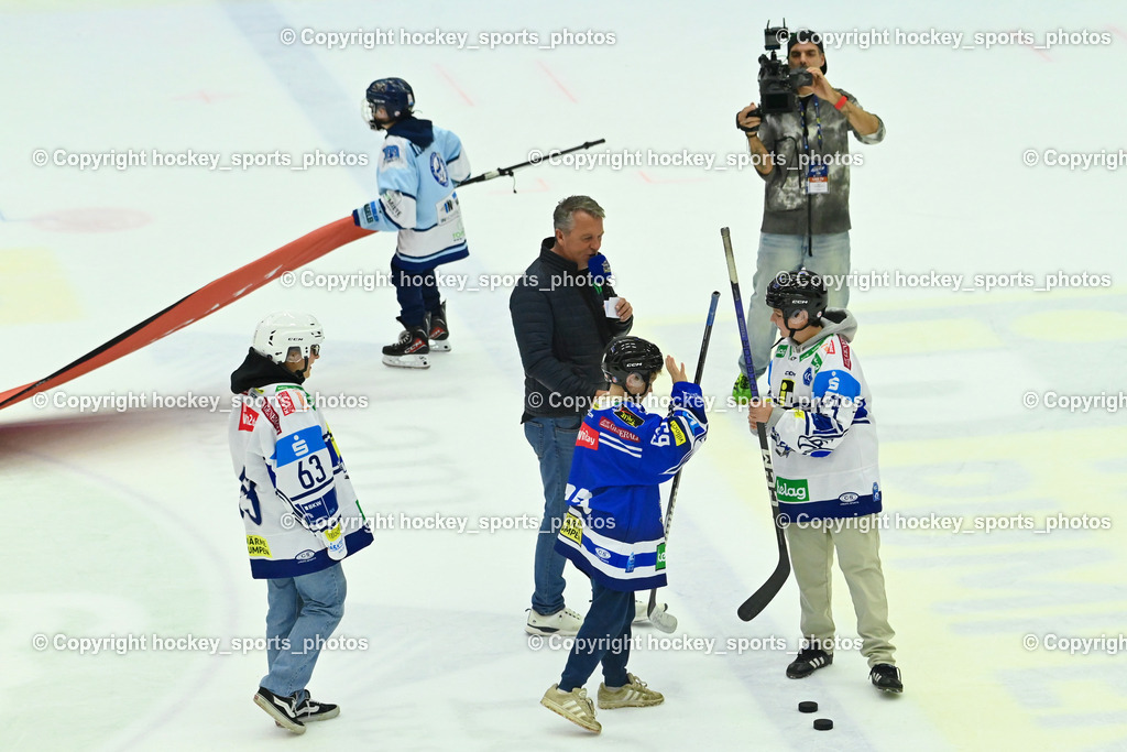 EC IDM WÄRMEPUMPEN VSV vs. Vienna Capitals | Generali Pausenspiel, Hallensprecher EC VSV Gerhard Oberrauner , EC IDM WÄRMEPUMPEN VSV vs. Vienna Capitals, EC IDM WÄRMEPUMPEN VSV vs. Vienna Capitals am 16.11.2025 in Villach (Stadthalle Villach), Austria, (Photo by Bernd Stefan)