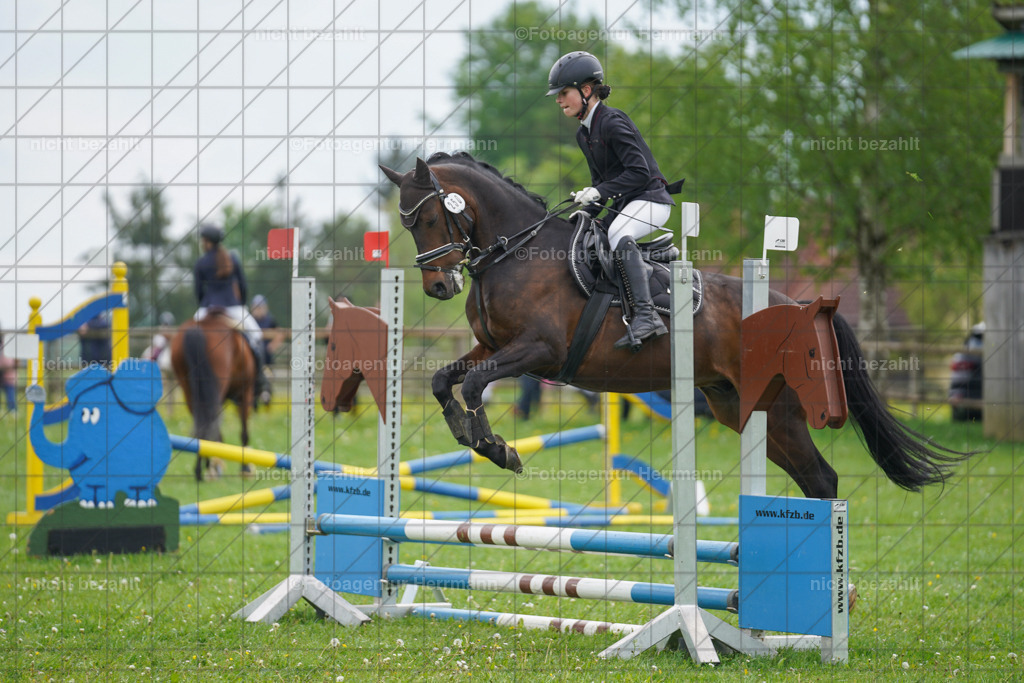 20240509-FAH02501 | Turnierbilder der Turnierfotografen Bayern, Pferdesport Fotografie, Reitsportbilder, Turnier Landberg am Lech, Turnierbilder bayern, Fotoagentur Herrmann