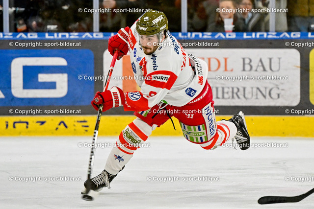 AUT, ICE, Black Wings Linz (AUT) vs HCB Suedtirol Foxes (ITA) | 19.01.2025, Eishalle Linz, AUT, ICE Eishockey Liga, Black Wings Linz (AUT) vs HCB Suedtirol Foxes (ITA), im Bild Daniel Mantenuto of HCB Suedtirol Alperia// ICE win2day Hockey League Match between Black Wings Linz (AUT) vs HCB Suedtirol Foxes (ITA) in Linz, Austria on 2025/01/19