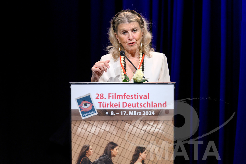 _DWA7832 | Journalistin Zeynep Oral ( PEN Türkei Präsidentin) bei der Die Eröffnung der 28. Film Festival Türkei Deutschland  am 08.3.2024  in Nürnberg - Realisiert mit Pictrs.com