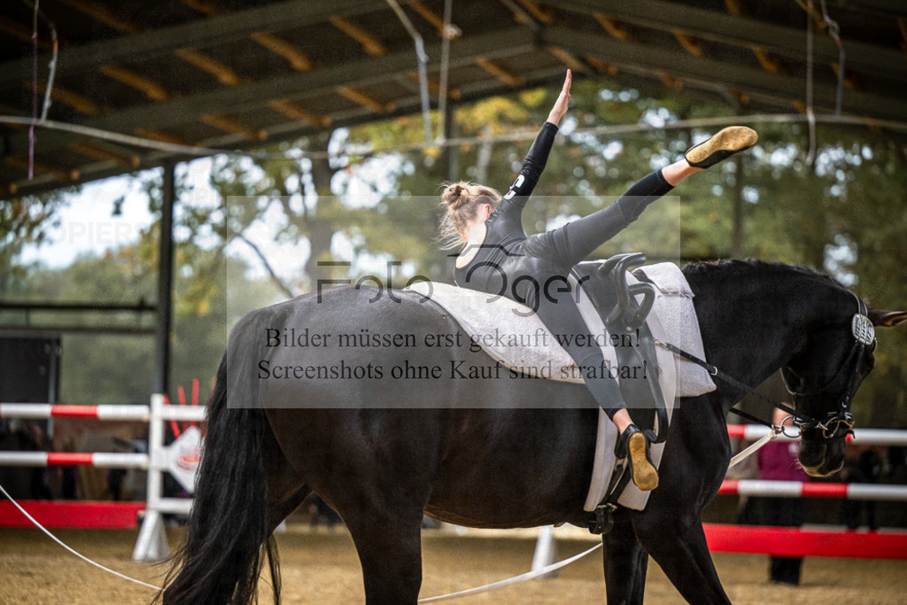 DOS_0222 | Entdecke hochwertige Reitturnierfotos von Foto Oger. Professionell, emotional und authentisch – jetzt Lieblingsmomente im Shop bestellen.Deutschlandweite Turnierfotografie. - Realisiert mit Pictrs.com