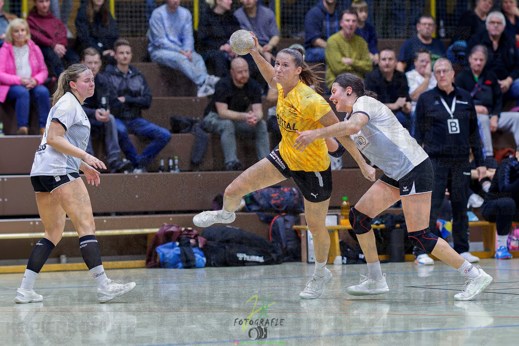 Frauen Oberliga Mitte (HHV); HSG Eibelshausen/Ewersbach - HSG Linden | Frauen Oberliga Mitte (HHV); HSG Eibelshausen/Ewersbach - HSG Linden am 15.11.2025 in Eibelshausen (Holderberghalle)Photo © 2025 - Jörg Heinrich - Realisiert mit Pictrs.com