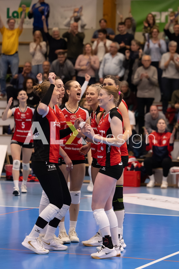 Volleyball I Frauen I Saison 2025-2026 I Volleyball NLA | Women I Round 16 I VC Kanti Schaffhausen - Viteos NUC I 31.01.2026 | VC Kanti Schaffhausen Spielerkreis - Team Jubel - Realisiert mit Pictrs.com