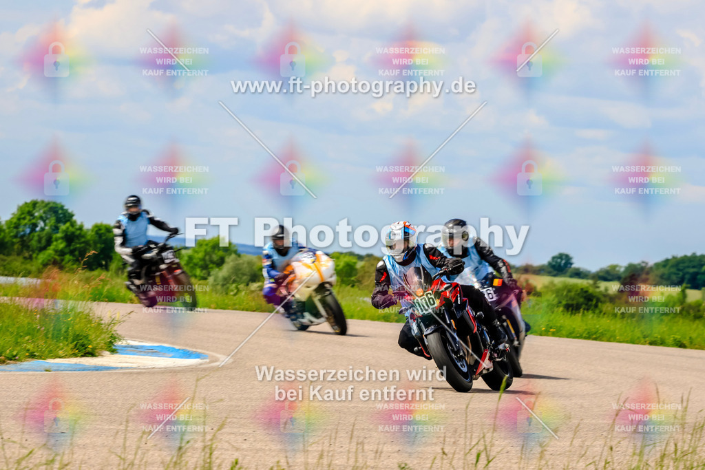 MotoTeam-0753 | Hier findet Ihr Bilder von Touristenfahrten auf der Nürburgring Nordschleife oder von anderen Veranstaltungen die ich besucht habe. Viel Spass beim Durch Schauen 