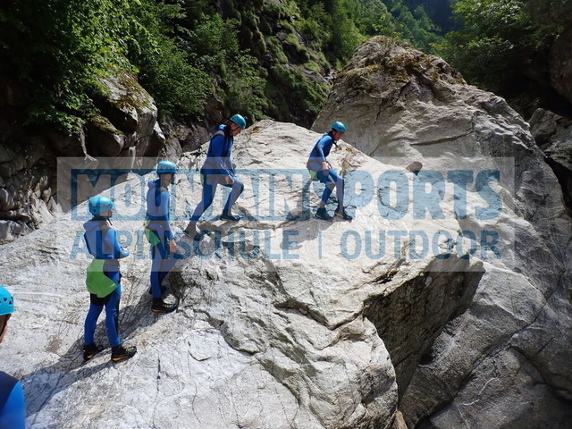 P7270072 | Bestelle die Bilder deines Berg- oder Wasser-Abenteuers mit Mountain Sports bequem von zu Hause aus direkt über unseren Online Fotoshop von pictrs.com. - Realisiert mit Pictrs.com