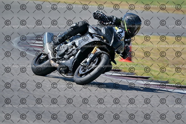 26bt04-0777 | markuskiefer.com - Realisiert mit Pictrs.com