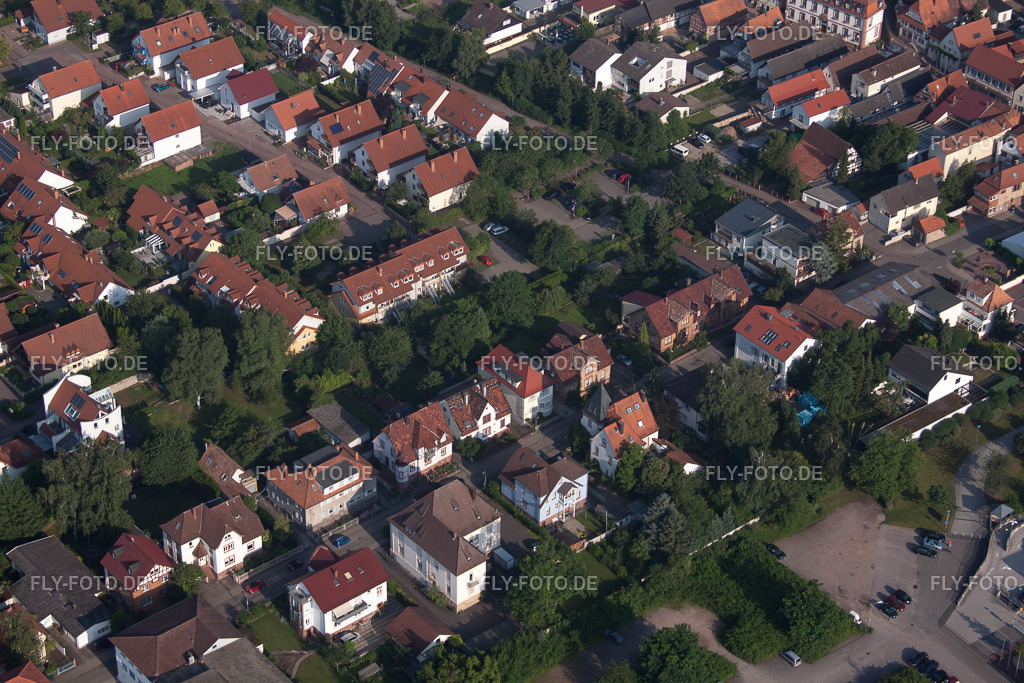 Kandel, Bismarckstr | Luftbild: Kandel, Bismarckstr in Kandel im Bundesland Rheinland-Pfalz in Deutschland. Foto: IMG_50822.jpg vom 04.07.2012 durch Werner Riehm/FLY-FOTO.de - Realisiert mit Pictrs.com
