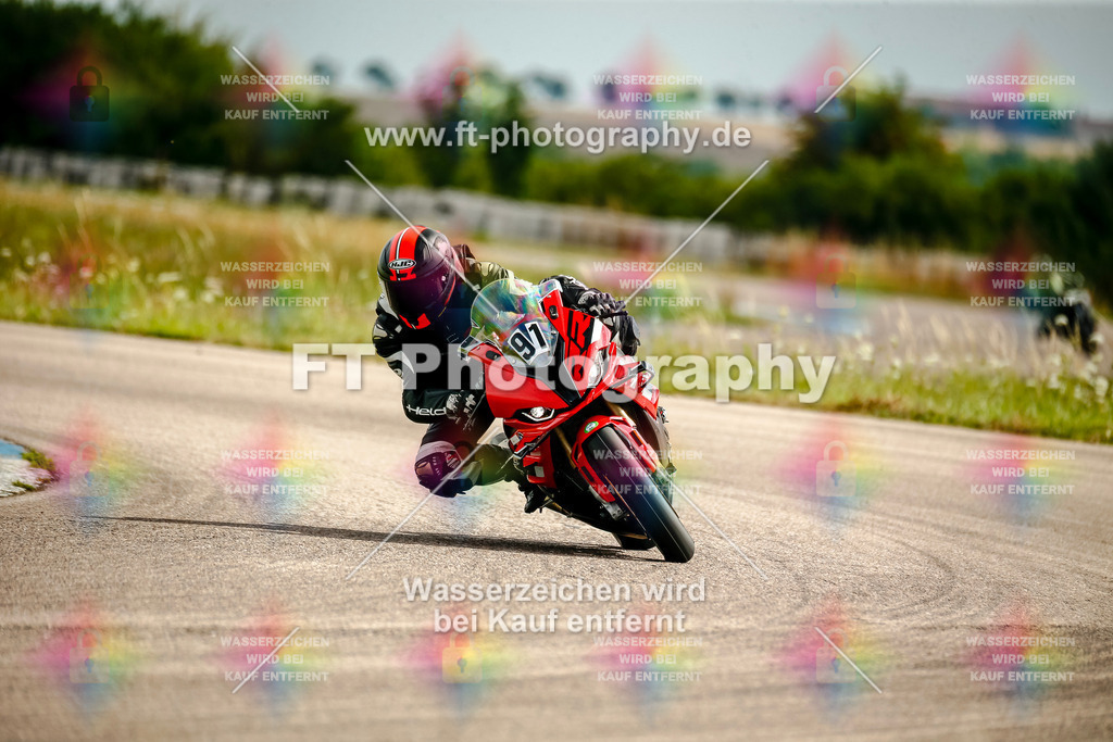 Chambley Juli-2431 | Hier findet Ihr Bilder von Touristenfahrten auf der Nürburgring Nordschleife oder von anderen Veranstaltungen die ich besucht habe. Viel Spass beim Durch Schauen 