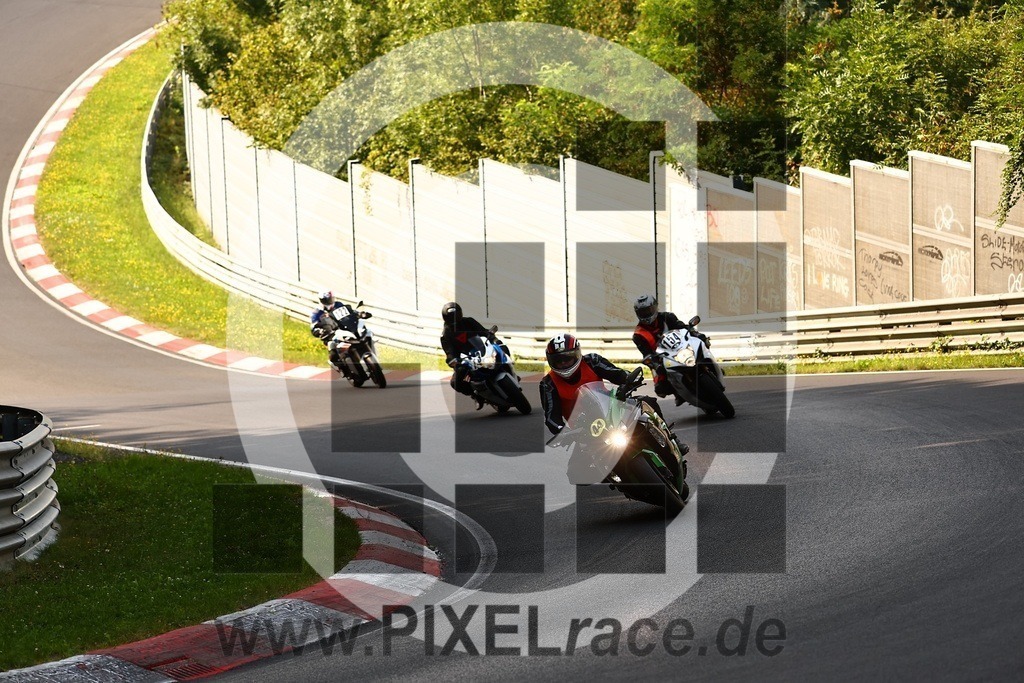 inst44-20250814_03372 | Schöne Erinnerungen an spannende Momente - das festzuhalten ist unser Job. PIXELrace.de ist seit 2003 auf den Rennstrecken Europas unterwegs um die Action draußen beim Fahren und die wunderbare Stimmung imm Fahrerlager für euch einzufangen.