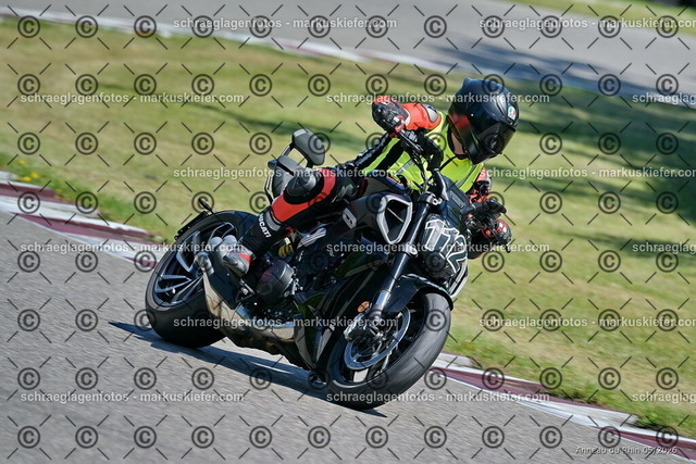 26BT01-1074 | 112 - Realisiert mit Pictrs.com