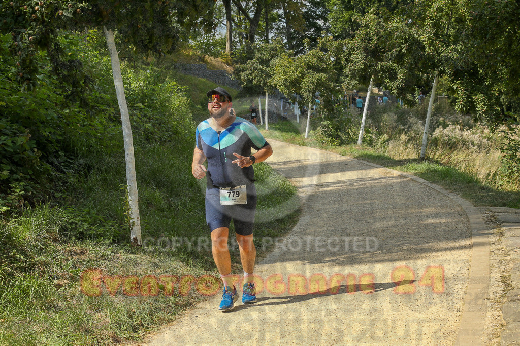 250824_1452_EX1_7860 | Sportfotografie im Rhein-Sieg Kreis, Köln, Bonn, NRW, Rheinland Pfalz, Hessen, etc. Unser Tätigkeitsfeld umfasst den Laufsport vom Volkslauf über den Marathon, Duathlon, Triathon bis zum Ultralauf wie Kölnpfad Ultra oder Schindertrail.