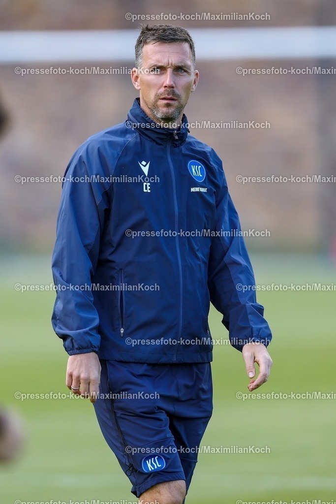 KSC02092502059 | 02.09.2025, Fußball, Training Karlsruher SC, 2. Fußball Bundesliga, Trainingsplatz am BBBank Wildpark Stadion Karlsruhe, Saison 2025 2026: Cheftrainer Christian Eichner (KSC #hc) 