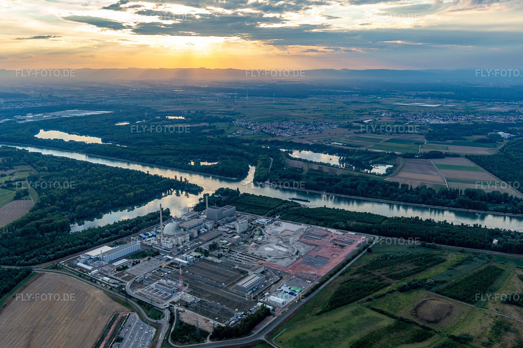 Luftbild: Rückbau des KKW, Platz für den Gleichstrom in Philippsburg im Bundesland Baden-Württemberg in Deutschland. Foto: IMG_122308.jpg vom 15.08.2020 durch Werner Riehm/FLY-FOTO.de