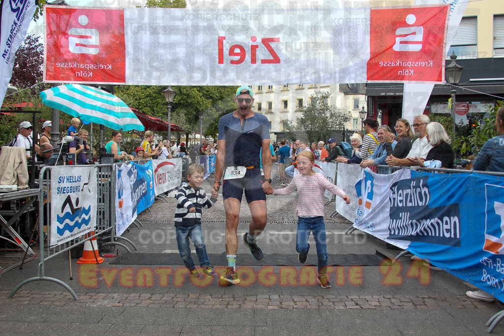 250824_1421_EV4_1594 | Sportfotografie im Rhein-Sieg Kreis, Köln, Bonn, NRW, Rheinland Pfalz, Hessen, etc. Unser Tätigkeitsfeld umfasst den Laufsport vom Volkslauf über den Marathon, Duathlon, Triathon bis zum Ultralauf wie Kölnpfad Ultra oder Schindertrail.