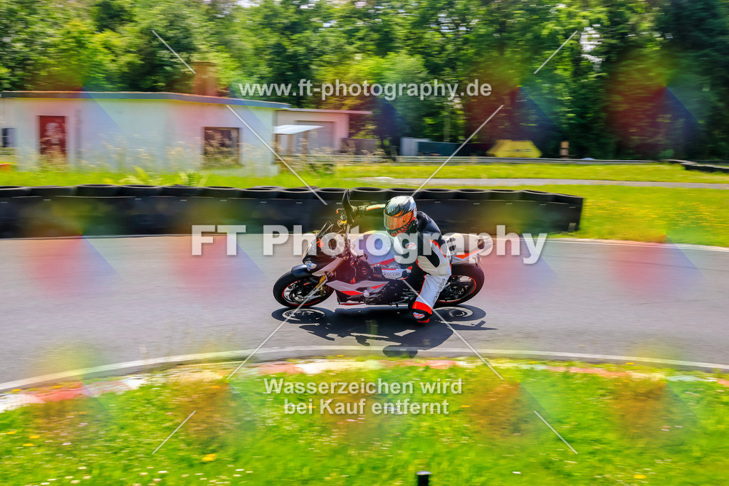 VBK-7983 | Hier findet Ihr Bilder von Touristenfahrten auf der Nürburgring Nordschleife oder von anderen Veranstaltungen die ich besucht habe. Viel Spass beim Durch Schauen 