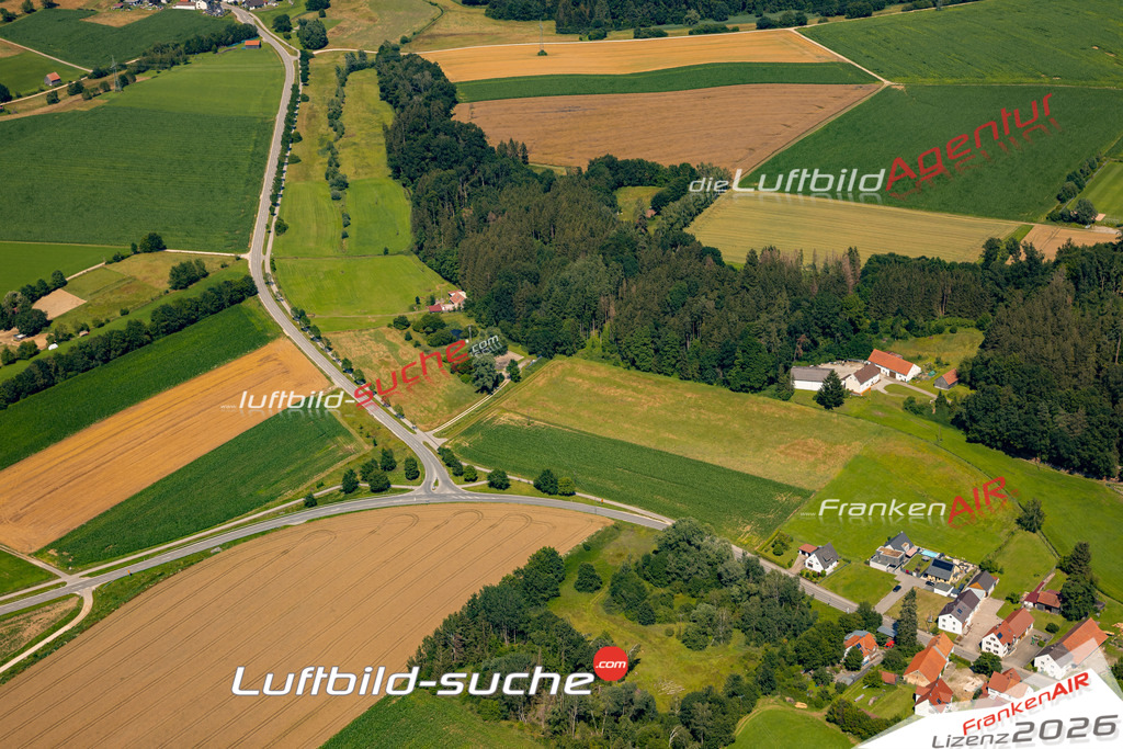 Das Luftbild zeigt : Bachern Friedberg - Die Luftaufnahme wurde 2024 vom UL-Flugzeug aus erstellt ( keine Drohne ) - Hochauflösende Luftaufnahme - Für grossformatige Ausdrucke geeignet. Die Geschenkidee !Mit Lizenz und Bildrechte bestellbar
