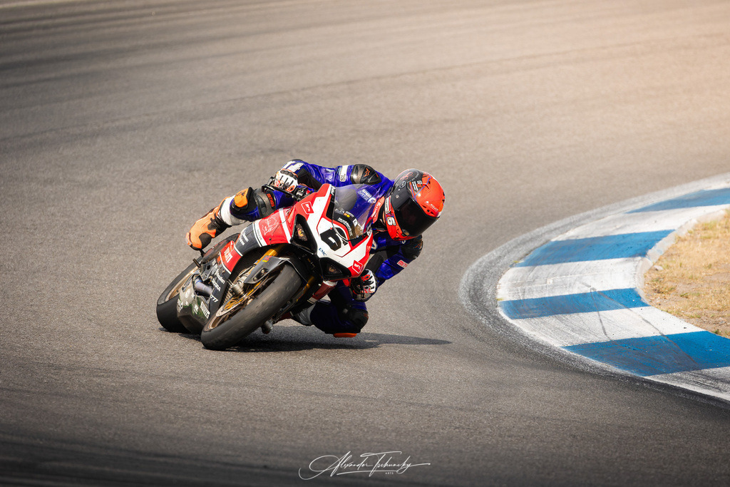 Ducati Trackday Hockenheimring 2026 | Entdecken Sie die faszinierende Welt von Alexander Tschuncky Arts: Kreative Fotografie, atemberaubende Automobilkunst und hochwertiger Bilderdruck. Lassen Sie sich inspirieren! - Realisiert mit Pictrs.com