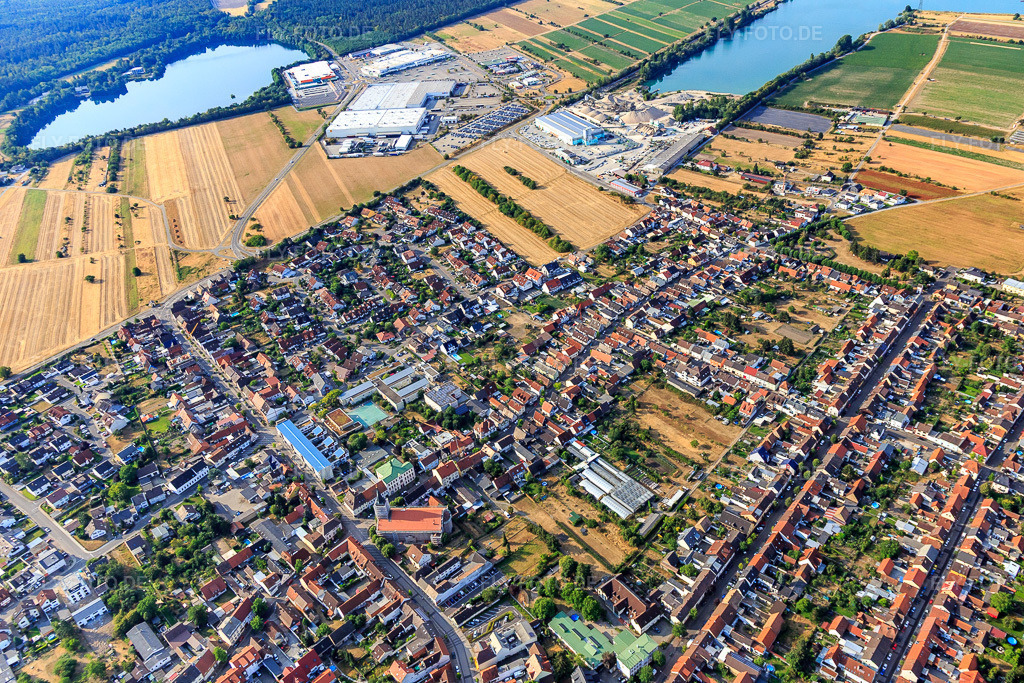Luftbild: Ortsansicht von Norden im Ortsteil Wiesental in Waghäusel im Bundesland Baden-Württemberg in Deutschland. Foto: IMG_108940.jpg vom 15.07.2018 durch Werner Riehm/FLY-FOTO.de