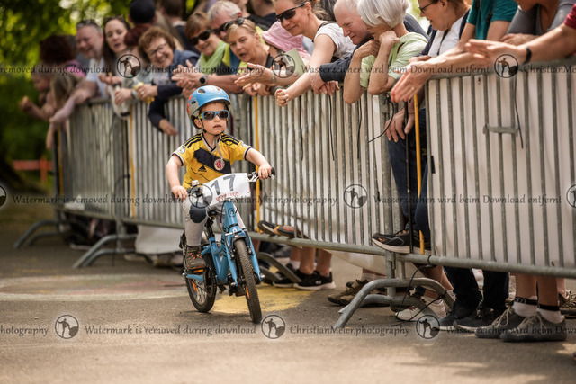 Eierlesen 2026 | Sie wurden bei einem Event oder Sportanlass fotografiert? Hier finden sie ihre Bilder! - Realisiert mit Pictrs.com