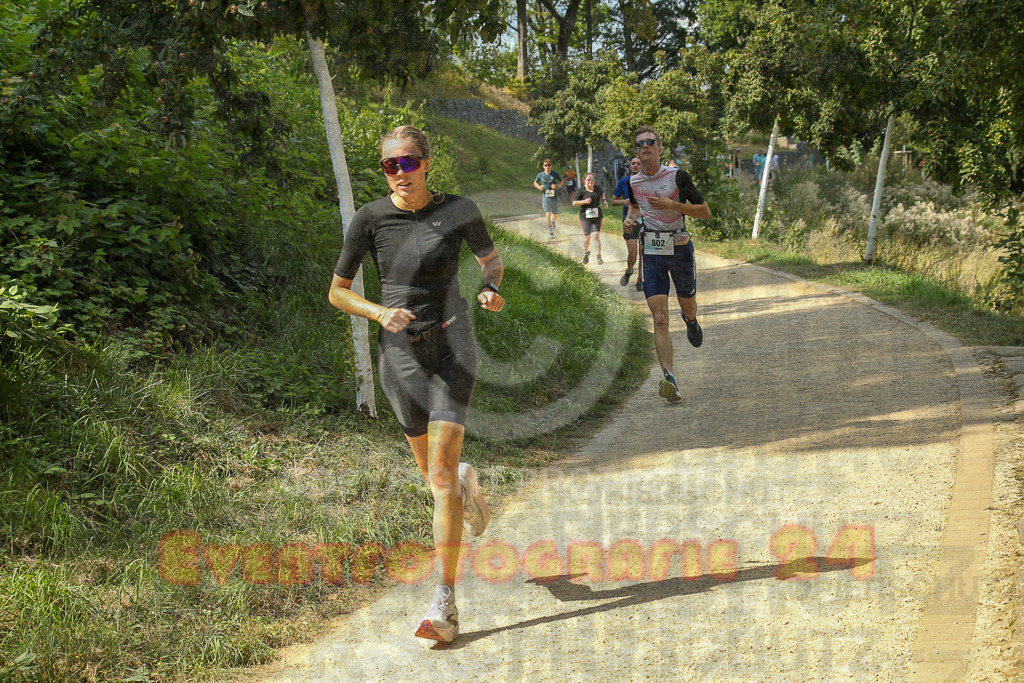 250824_1456_EX1_8130 | Sportfotografie im Rhein-Sieg Kreis, Köln, Bonn, NRW, Rheinland Pfalz, Hessen, etc. Unser Tätigkeitsfeld umfasst den Laufsport vom Volkslauf über den Marathon, Duathlon, Triathon bis zum Ultralauf wie Kölnpfad Ultra oder Schindertrail.