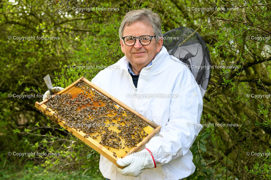 Heinz Wahlmüller (Imker)_ 07.04.2023-7 | 07.04.2023, Linz, AUT, Imker, Bienen, Bienenstock, Honig, im Bild Heinz Wahlmueller (Imker)