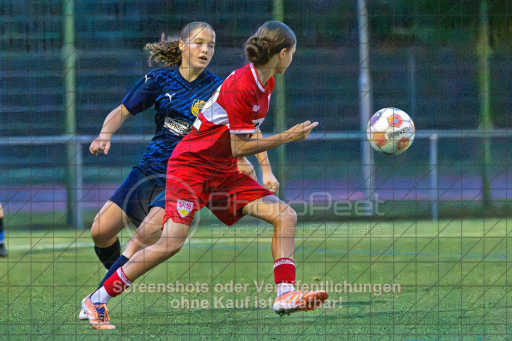 20261007_185642_0030-Bearbeitet_(c)_by_PhotoPeet | #,ASV Spartania Eislingen (blau) vs. VFB Stuttgart (rot), Fußball, Verbandspokal der B-Juniorinnen,  Saison 2026/2027, Kunstrasenplatz, Öschhalle, 73054 Eislingen, 07.10.2026 - 18:30 Uhr,Foto: PhotoPeet / Sport- &amp; Eventfotografie / Peter Harich