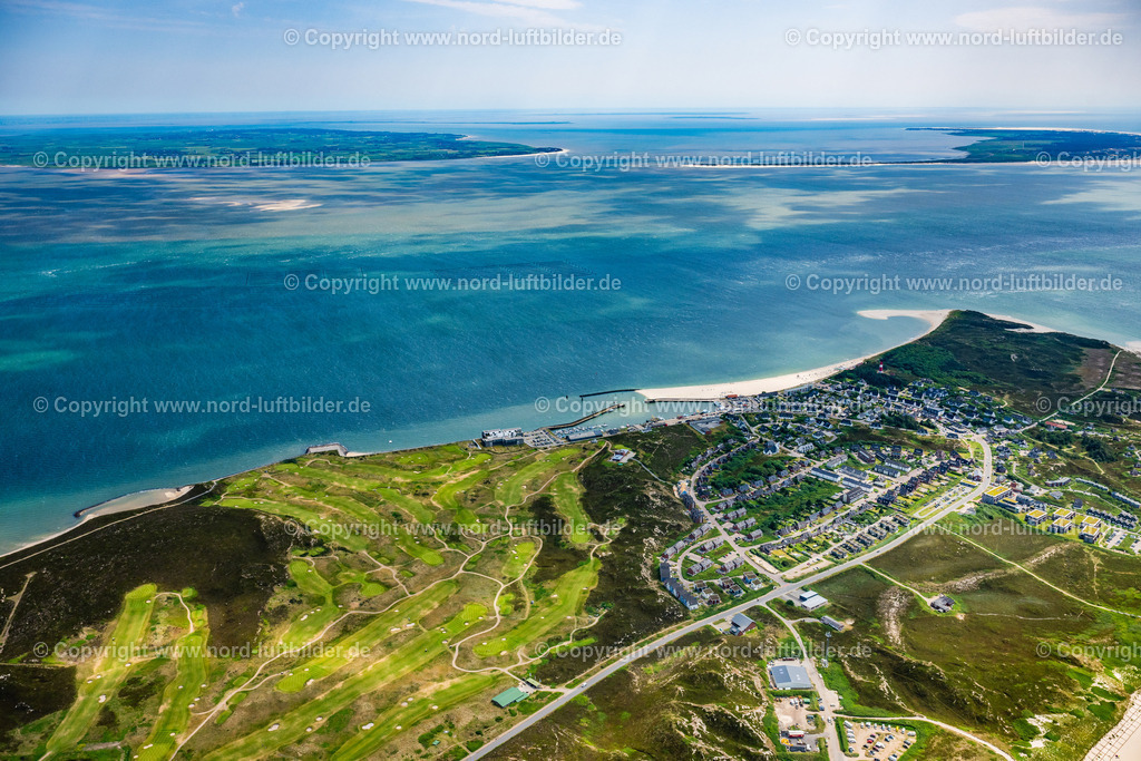 Sylt_Hörnum_Blick_auf_Föhr_ELS_6897130625 | HöRNUM (SYLT) 13.06.2025 Gebäudekomplex der Hotelanlage mit Golfplatz am Hafen in Hörnum (Sylt) Insel Sylt im Bundesland Schleswig-Holstein, Deutschland. Weiterführende Informationen bei: BUDERSAND Hotel -Golf&amp;Spa- Sylt. // Complex of the hotel building with Golfplatz on Hafen in Hoernum (Sylt) island Sylt in the state Schleswig-Holstein, Germany. Further information at: BUDERSAND Hotel -Golf&amp;Spa- Sylt. Foto: Martin Elsen