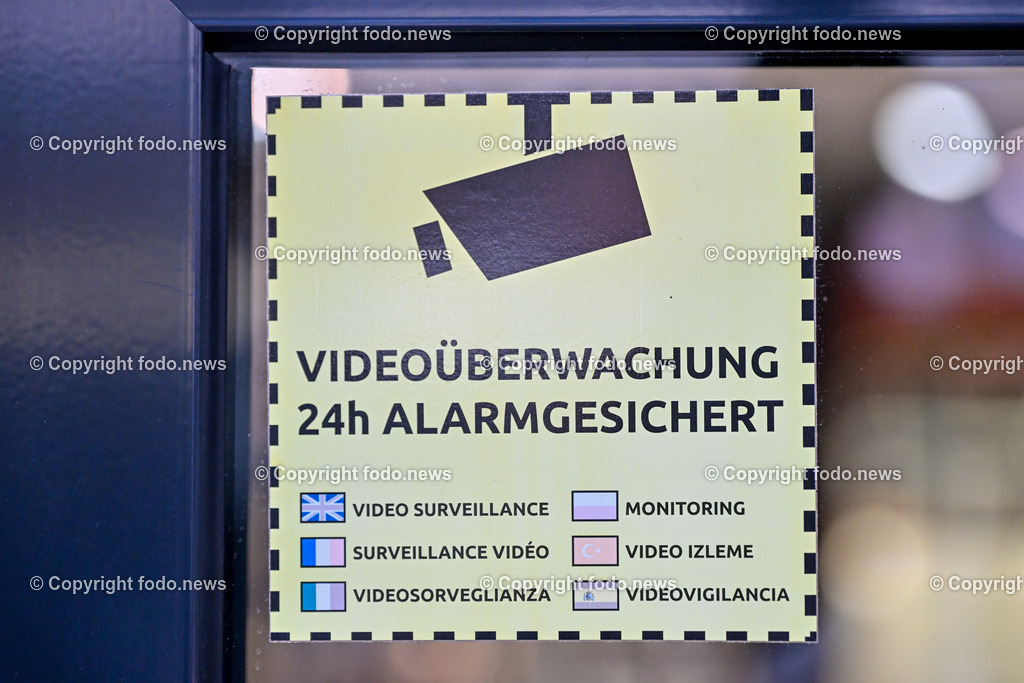 Linz_ Einstein Mineralien_ 09.01.2024-5 | 09.01.2024, Linz, AUT, EKZ Muldenstrasse im Bild Videoueberwachung, Schild, Hinweis, Alarmsicherung